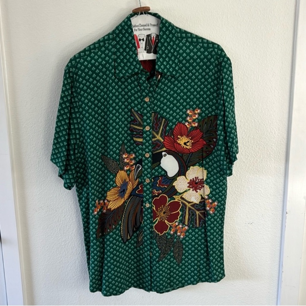 Like new Farm Rio Unisex Button Down Shirt in Size S